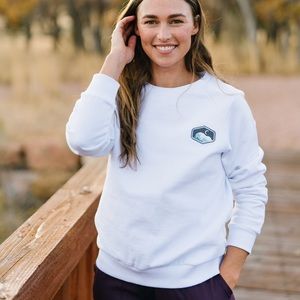 Zyia White Mountain Patch Crew Neck Sweatshirt size small